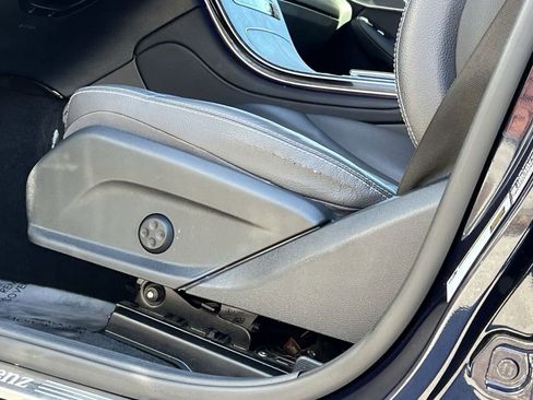 Used 2021 Mercedes-Benz GLC 300 4MATIC Coupe image 11