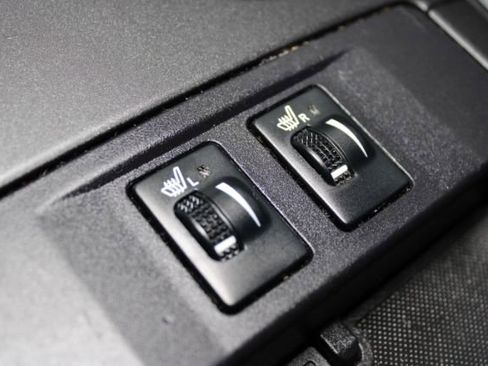 Used 2015 Toyota Camry XLE image 19