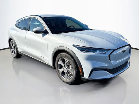 Used 2022 Ford Mustang Mach-E Select image 2