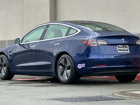 Used 2018 Tesla Model 3 Long Range RWD image 6