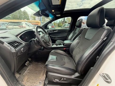 Used 2019 Ford Edge ST w/ Equipment Group 401A AWD/4WD image 9