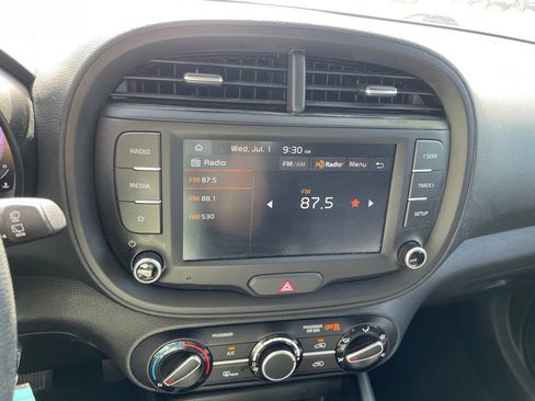Used 2025 Kia Soul LX FWD image 19