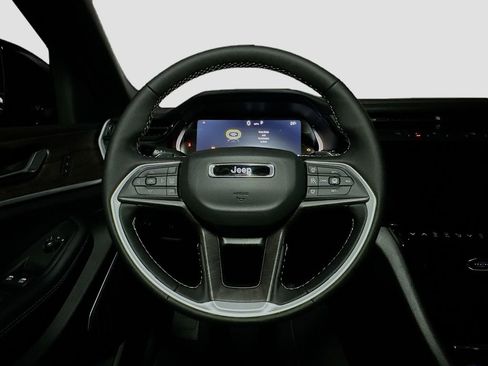 New 2026 Jeep Grand Cherokee Limited image 7