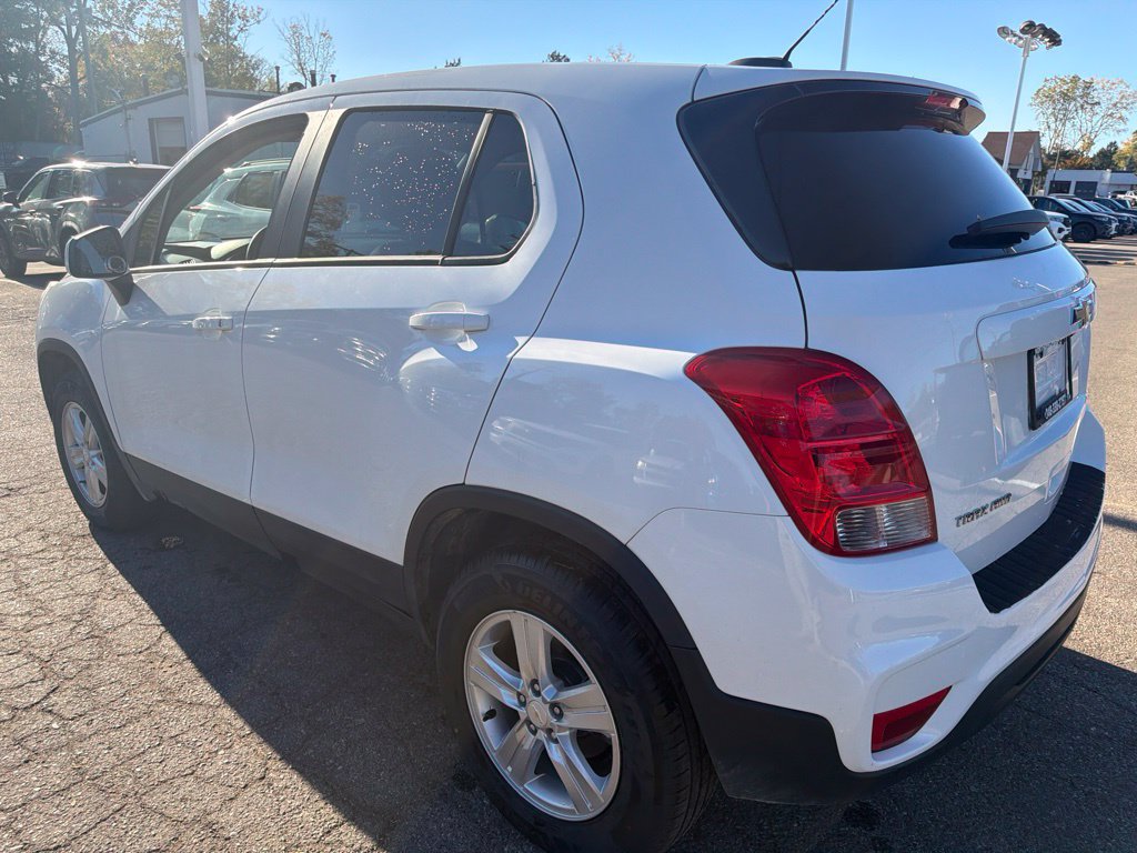 Used 2022 Chevrolet Trax LS w/ Tint and Cruise Package AWD/4WD image 7