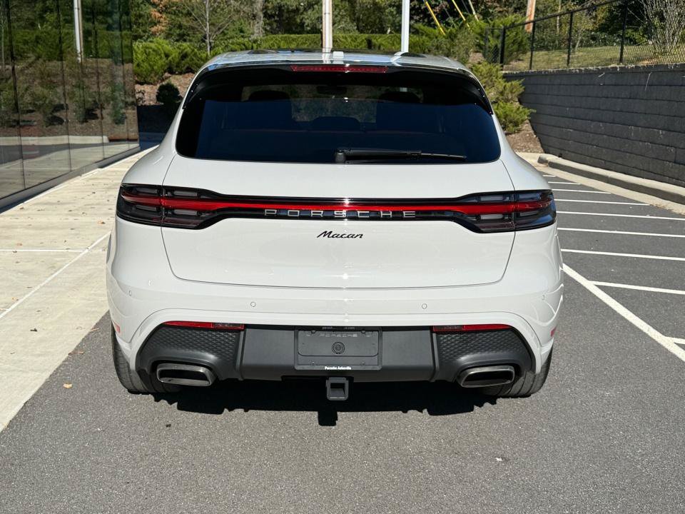 Certified 2026 Porsche Macan Turbo AWD/4WD image 6