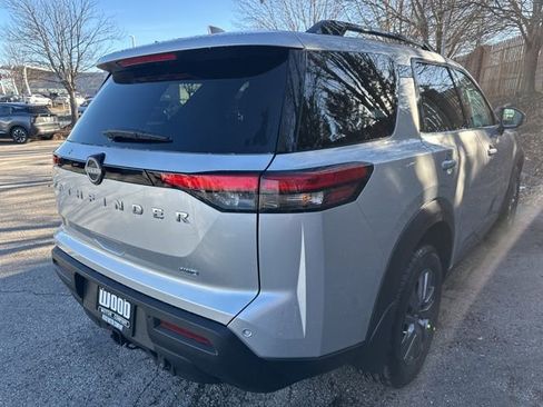New 2025 Nissan Pathfinder SV w/ SV Premium Package image 7