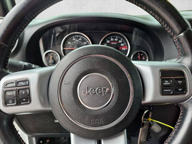 Used 2013 Jeep Wrangler Unlimited Rubicon AWD/4WD image 15