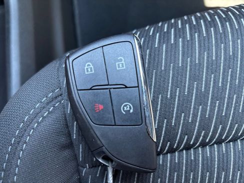 Used 2025 Chevrolet Equinox LT FWD image 21
