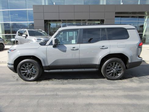 Used 2026 Lexus GX 550 w/ Cold Area Package image 3