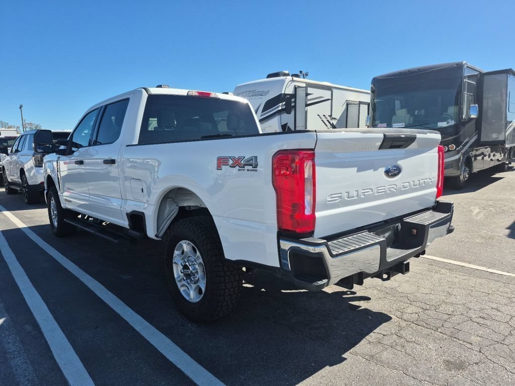 Used 2025 Ford F250 XLT w/ FX4 Off-Road Package AWD/4WD image 3