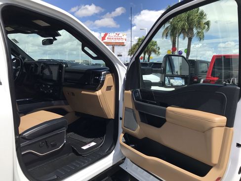 Used 2024 Ford F350 Lariat w/ Sport Appearance Package image 18