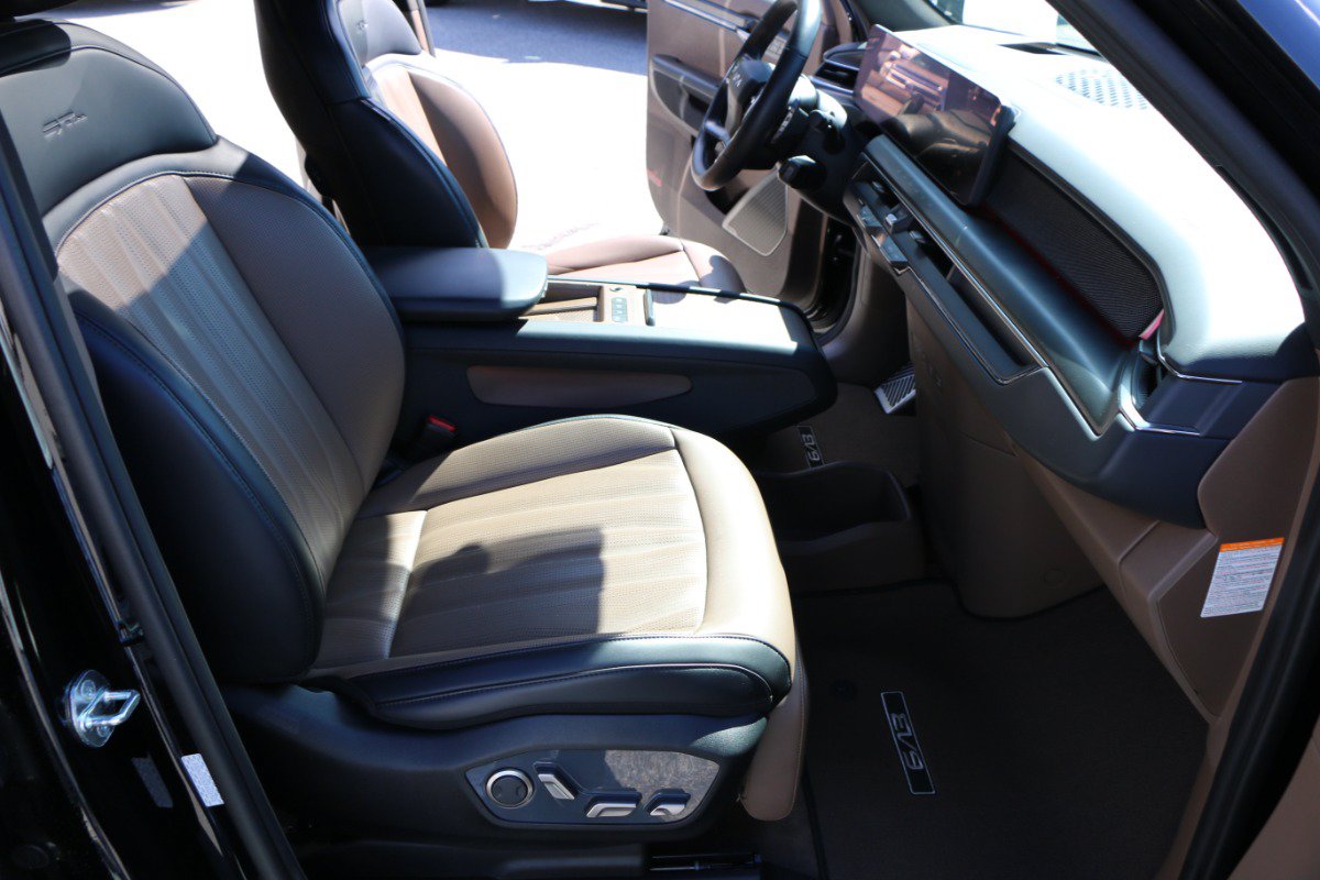 Used 2024 Kia EV9 GT-Line AWD/4WD image 32