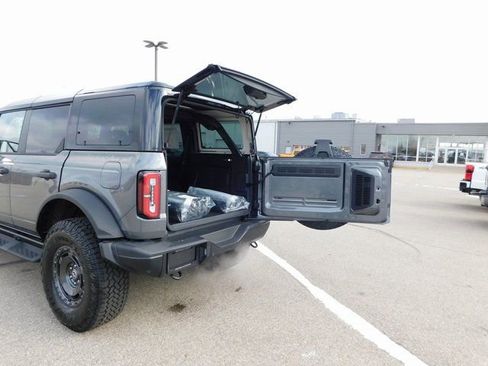 New 2025 Ford Bronco Badlands w/ Sasquatch Package AWD/4WD image 22