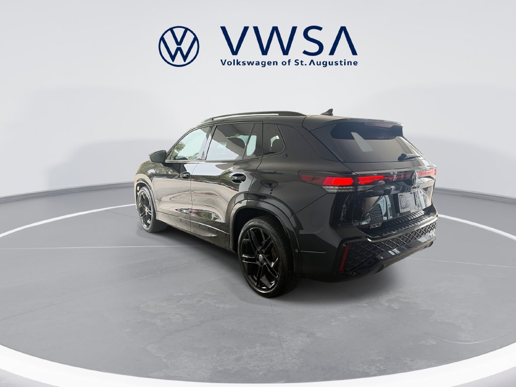 Certified 2025 Volkswagen Tiguan SE R-Line FWD image 5