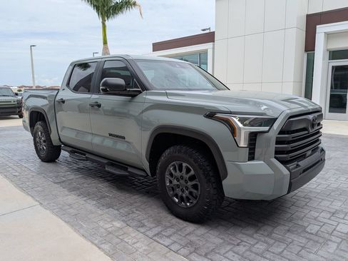 Used 2025 Toyota Tundra SR5 w/ SR5 Convenience Package AWD/4WD image 4