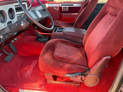Used 1987 GMC Jimmy 4WD image 9