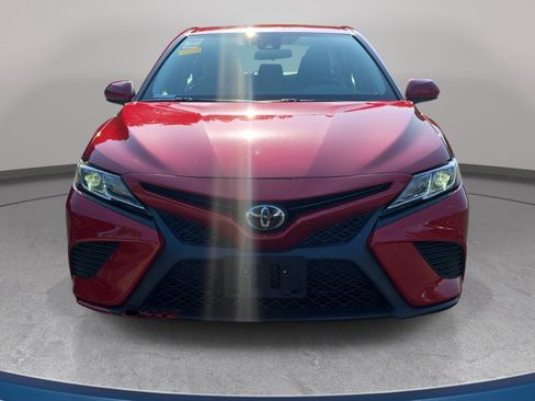 Used 2019 Toyota Camry SE FWD image 2
