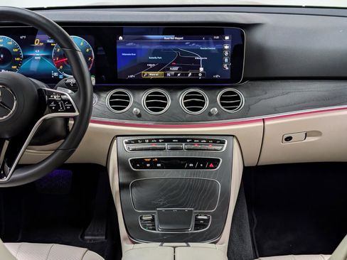 Used 2023 Mercedes-Benz E 350 4MATIC Sedan image 27