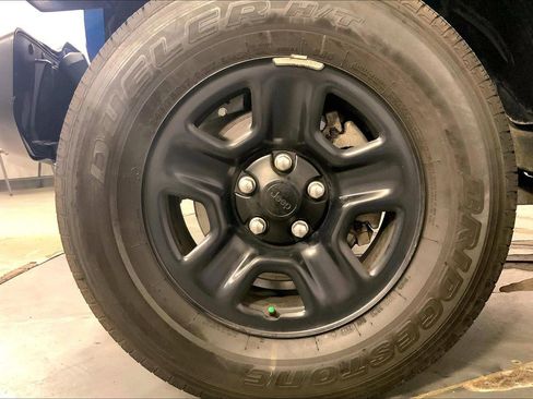 Used 2023 Jeep Gladiator Sport w/ Trailer Tow Package image 9