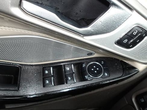 Used 2023 Ford Explorer Platinum w/ Technology Package AWD/4WD image 17