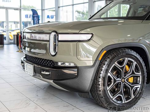 Used 2023 Rivian R1S Launch Edition image 5