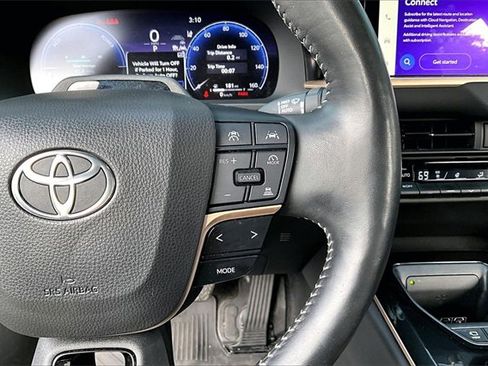 Used 2024 Toyota Crown image 11