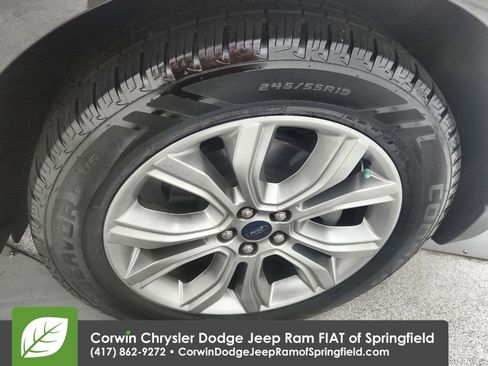 Used 2020 Ford Edge Titanium image 31