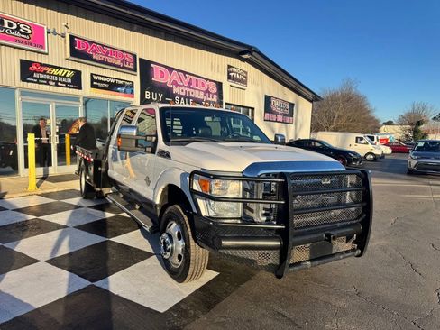 Used 2015 Ford F350 Lariat w/ Lariat Ultimate Package image 4