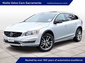 Used 2016 Volvo V60 T5 Cross Country w/ Convenience Package video 1