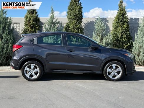 Used 2018 Honda HR-V LX image 11