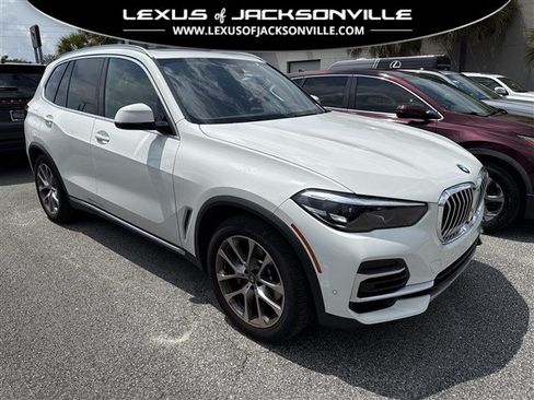 Used 2022 BMW X5 xDrive40i w/ Premium Package AWD/4WD image 1