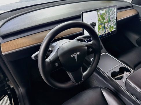 Used 2021 Tesla Model Y Long Range image 22