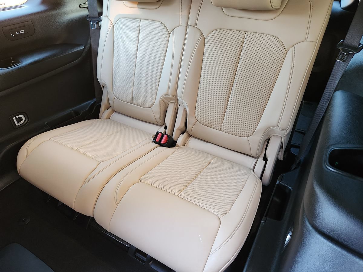 Used 2023 Jeep Grand Cherokee L Limited w/ Luxury Tech Group II RWD image 54