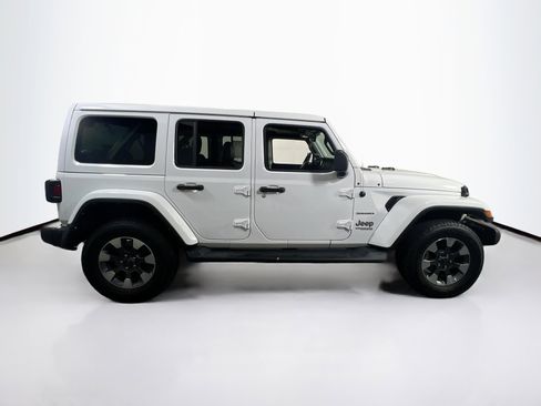 Used 2022 Jeep Wrangler Unlimited Sahara w/ Cold Weather Group image 4