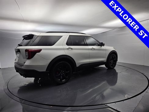 Used 2020 Ford Explorer ST w/ ST Street Pack image 11