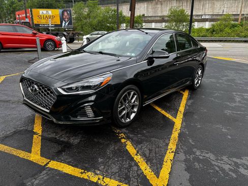Used 2018 Hyundai Sonata Limited w/ Cargo Package FWD image 3