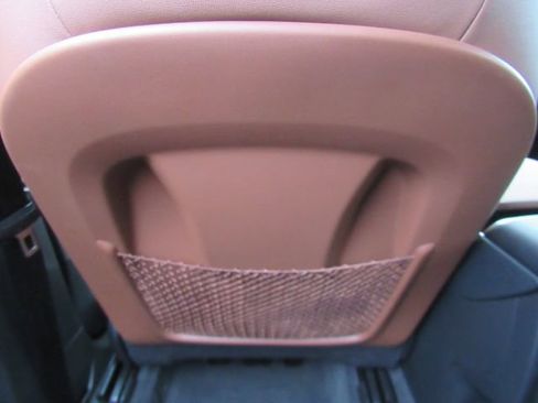 Used 2022 Audi Q8 Premium image 33