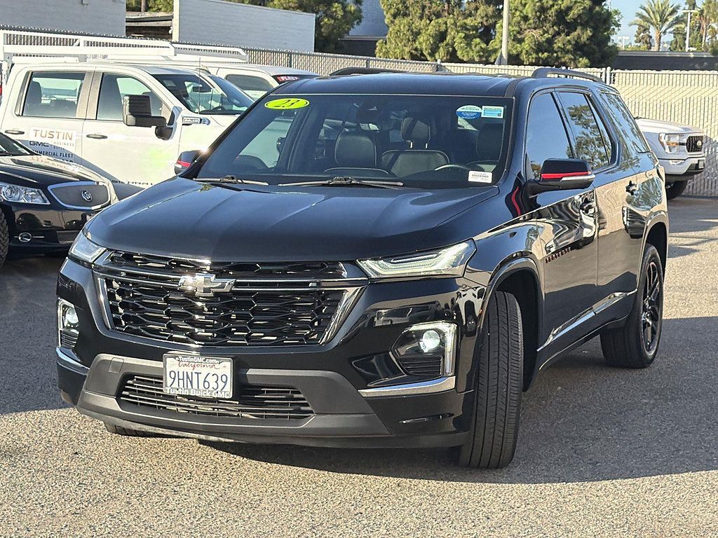 Used 2023 Chevrolet Traverse Premier w/ Redline Edition FWD image 3
