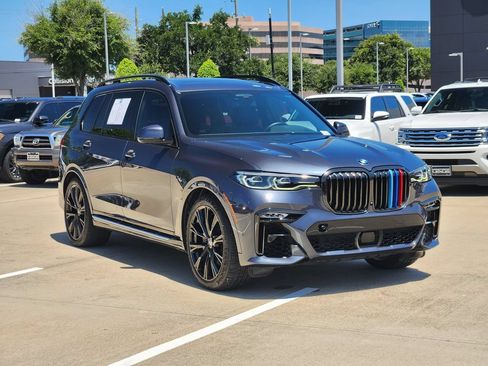 Used 2021 BMW X7 xDrive40i w/ M Sport Package AWD/4WD image 3