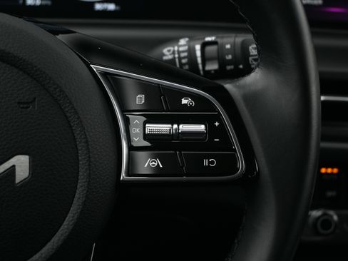 Used 2025 Kia Seltos EX image 30