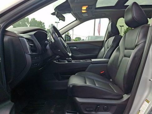 Used 2023 Nissan Rogue SV w/ SV Premium B Package AWD/4WD image 14