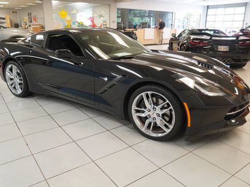 Used 2017 Chevrolet Corvette Stingray Coupe RWD image 15