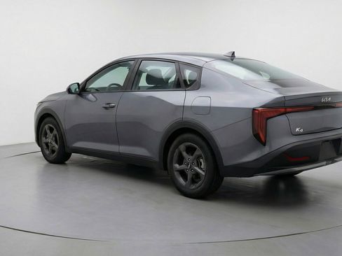 Used 2025 Kia K4 LXS image 6