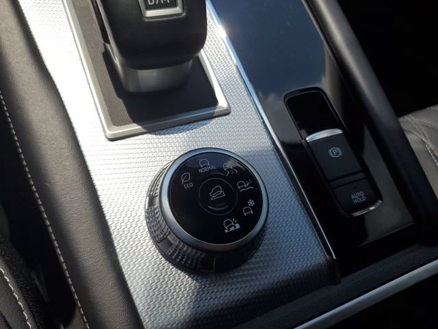 Used 2024 Mitsubishi Outlander SEL AWD/4WD image 31