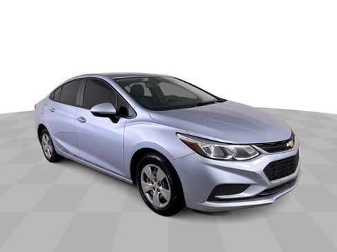 Used 2018 Chevrolet Cruze LS image 38