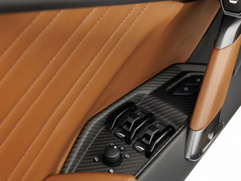 Used 2024 Lamborghini Revuelto AWD/4WD image 36