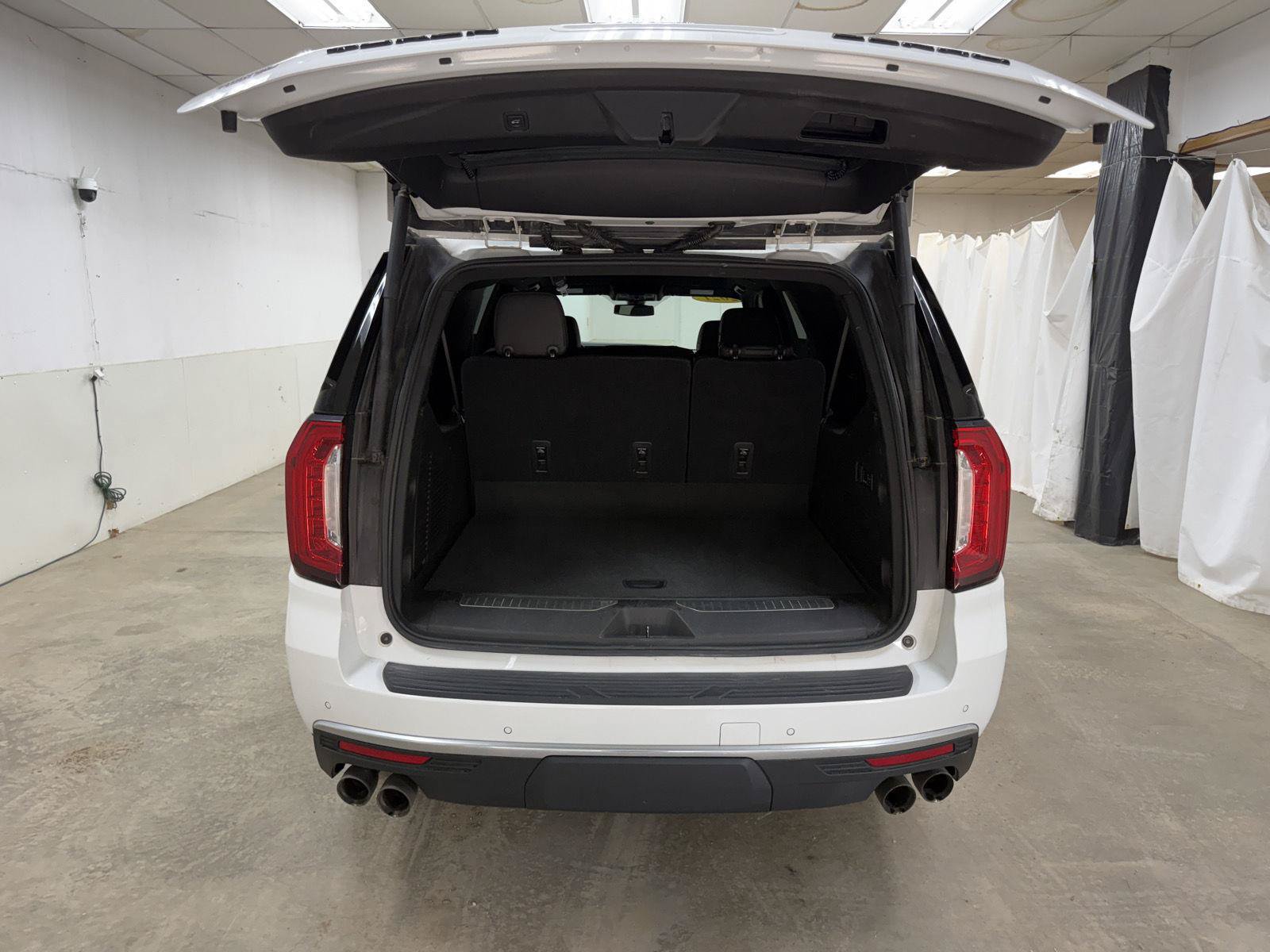 Used 2021 GMC Yukon XL Denali AWD/4WD image 27