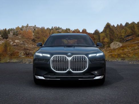 Used 2026 BMW i7 xDrive60 w/ Premium Package RWD image 30