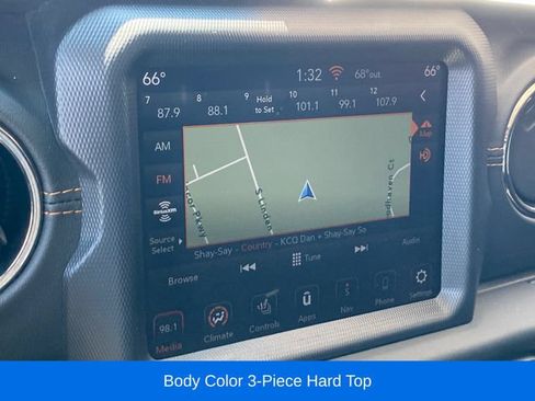Used 2021 Jeep Wrangler Unlimited Sahara AWD/4WD image 11