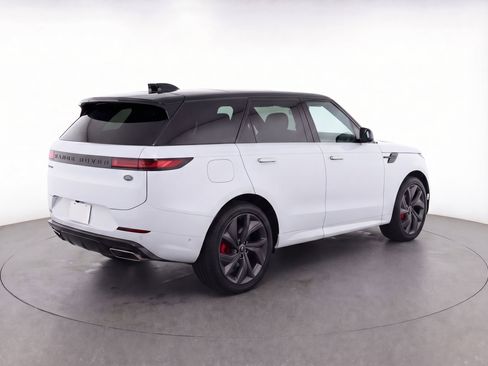 Used 2024 Land Rover Range Rover Sport Dynamic SE image 4